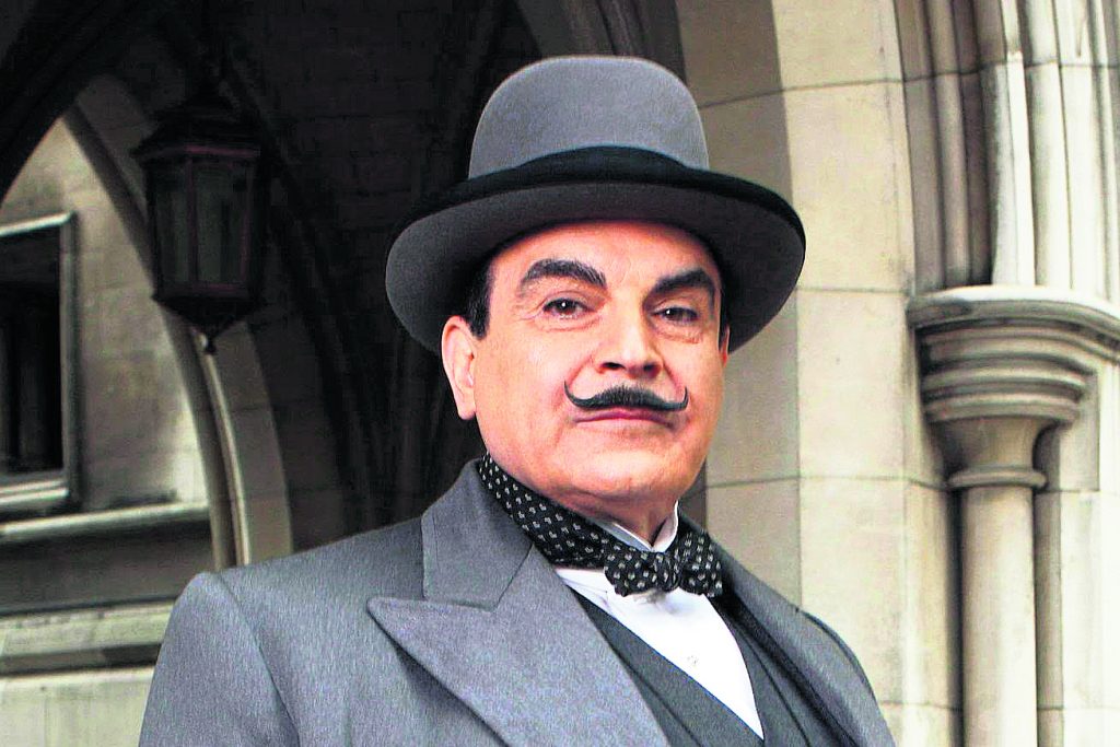 İngiliz aktör David Suchet yıllarca canlandırdığı Poirot karakterinin ete kemiğe bürünmüş hali adeta