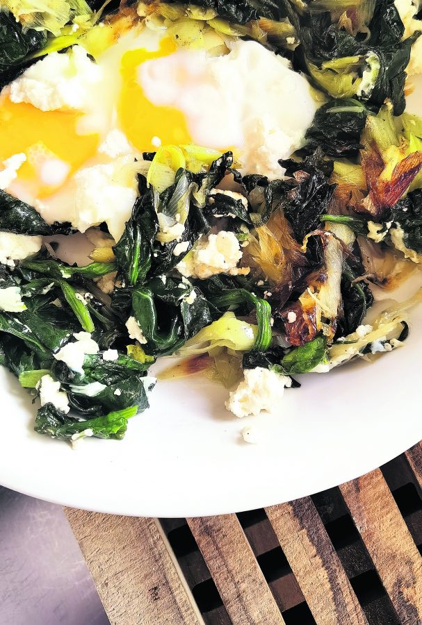 Ispanaklı yumurta, hem kahvaltıyı hem de öğle yemeğini kurtaran bir lezzet