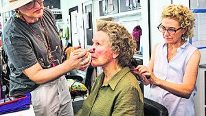 HILLBILLY ELEGY (2020)<br />Makeup Department Head Eryn Krueger Mekash, Glenn Close and Hair Department Head Patti Dehaney on the set of Hillbilly Elegy.<br />Cr. Lacey Terrell/NETFLIX<br />BTS