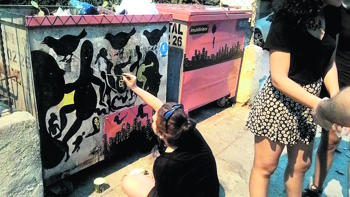 Çöp konteyneri ‘onarırken’