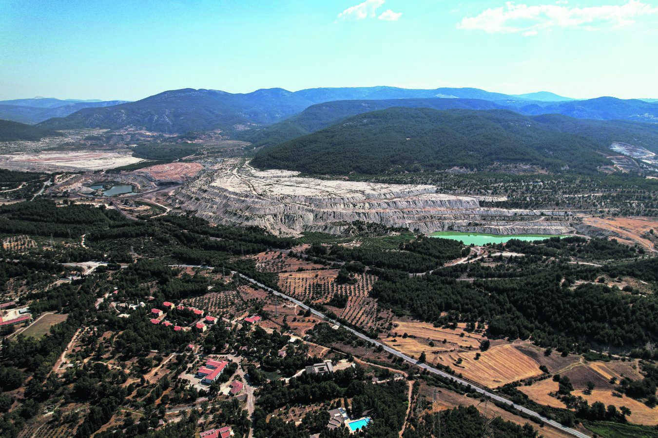 Bölgede iki santrali beslemesi planlanan 6 maden sahası var.