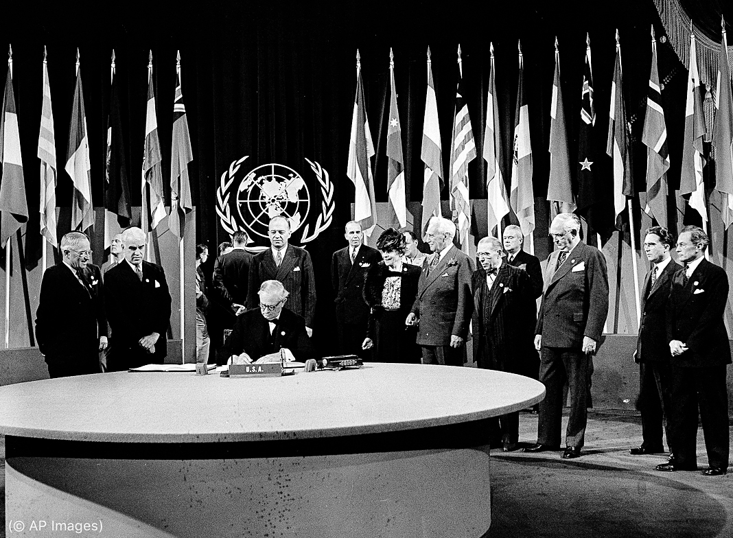 Birleşmiş Milletler’in resmi olarak ortaya çıkışı, 1942’de, Mihver Devletleri’ne karşı birleşmek için imzalanan bildiriyle oldu.