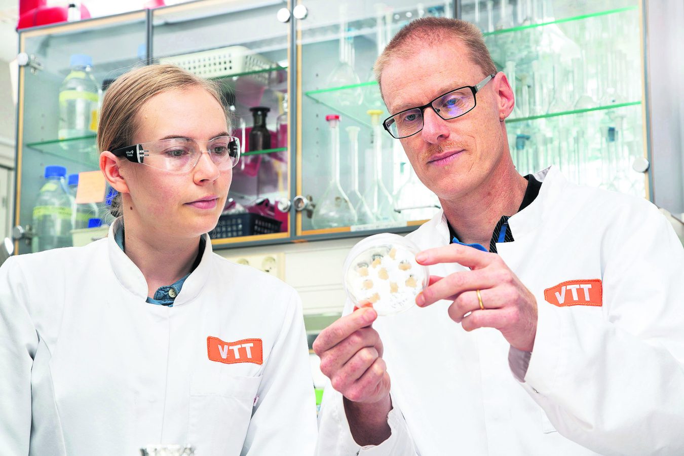VTT Araştırma Ekibi Lideri Dr. Heiko Rischer (sağda)