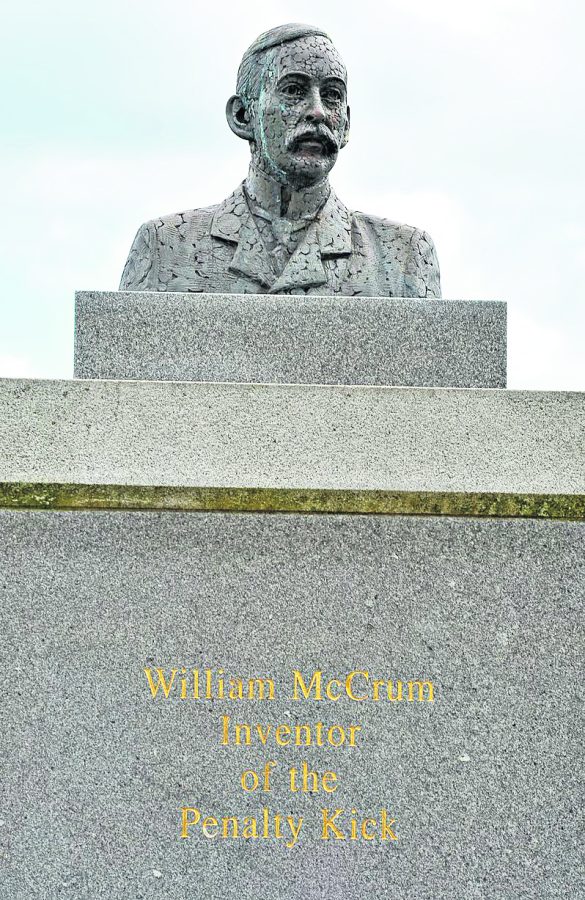 William McCrum’un büstü