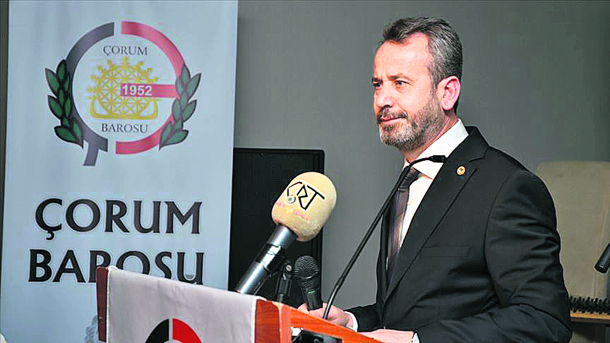 Anayasa Mahkemesi üyeliğine seçilen Kenan Yaşar, bir dönem AKP Çorum İl Başkan Yardımcılığı yaptı. Ayrıca 2015 seçimlerinde milletvekili aday adayı oldu.